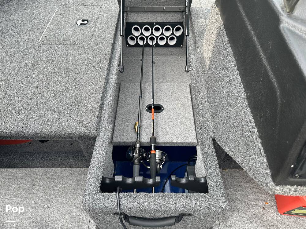 Slide: The Image of Crestliner 1650 Fish Hawk SC Platinum Edition 2019 - 12745591