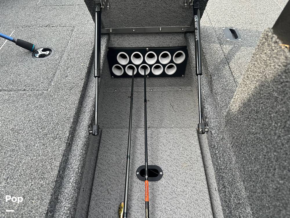 Slide: The Image of Crestliner 1650 Fish Hawk SC Platinum Edition 2019 - 12745592