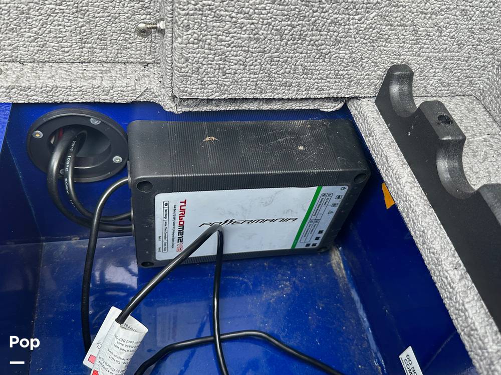 Slide: The Image of Crestliner 1650 Fish Hawk SC Platinum Edition 2019 - 12745594