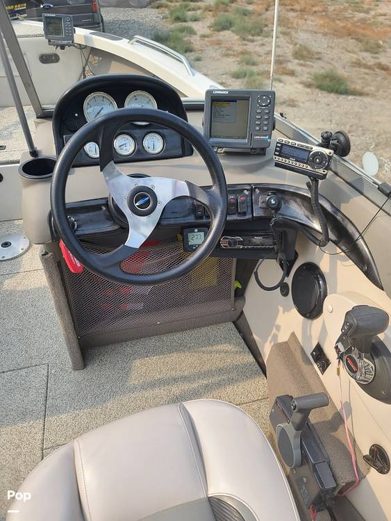 Slide: The Image of Crestliner 2150 Sportfish SST 2009 - 14887948
