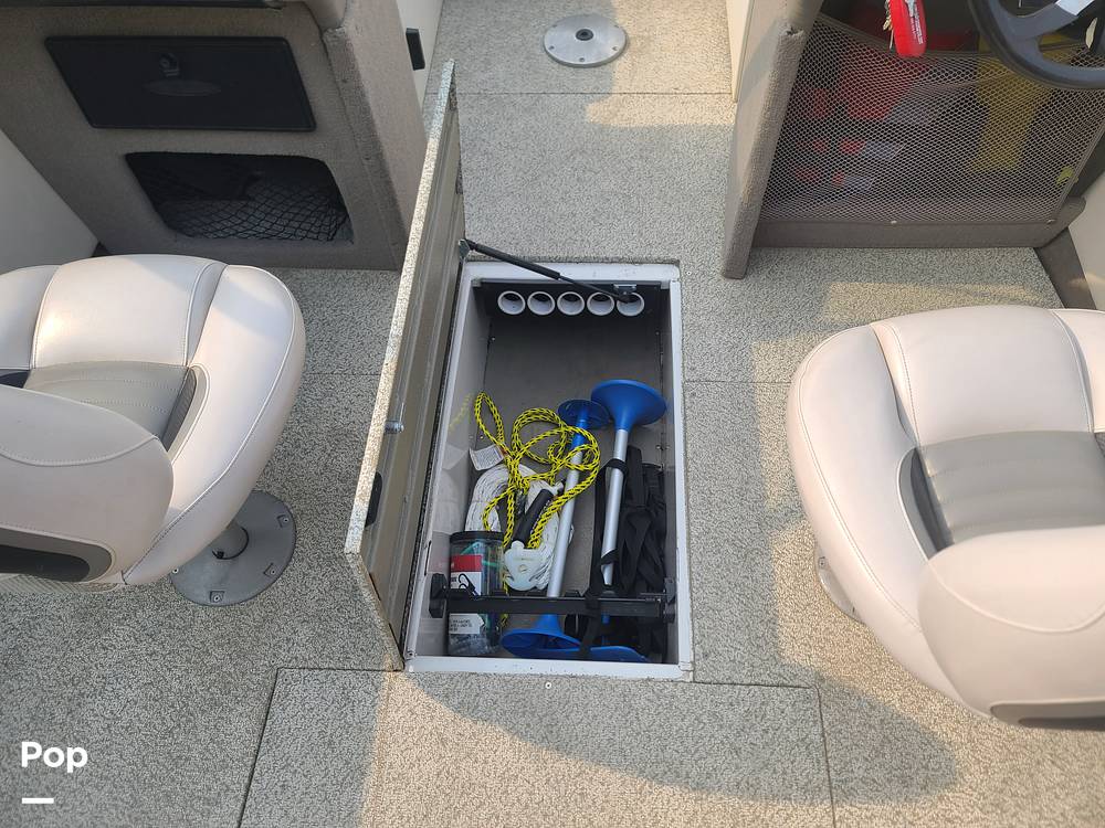 Slide: The Image of Crestliner 2150 Sportfish SST 2009 - 14887950