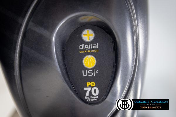 Slide: The Image of Digital maximizer control panel on 2005 Crestliner 1750 FISHHAWK, 70 lbs thrust, 24 volts. - 41