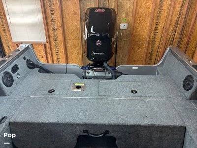 Slide: The Image of Crestliner Raptor 1850 2015 - 15804802