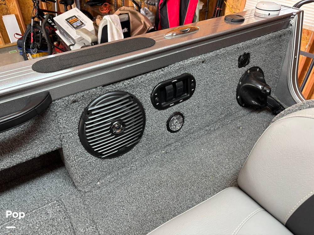 Slide: The Image of Crestliner Raptor 1850 2015 - 15806914