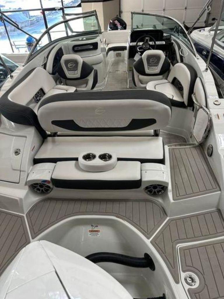 Slide: The Image of Crownline 250 XSS 2024 - 12