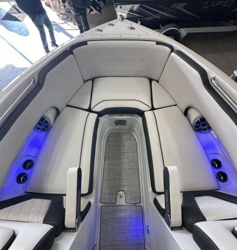 Slide: The Image of Crownline 250 XSS 2024 - 3