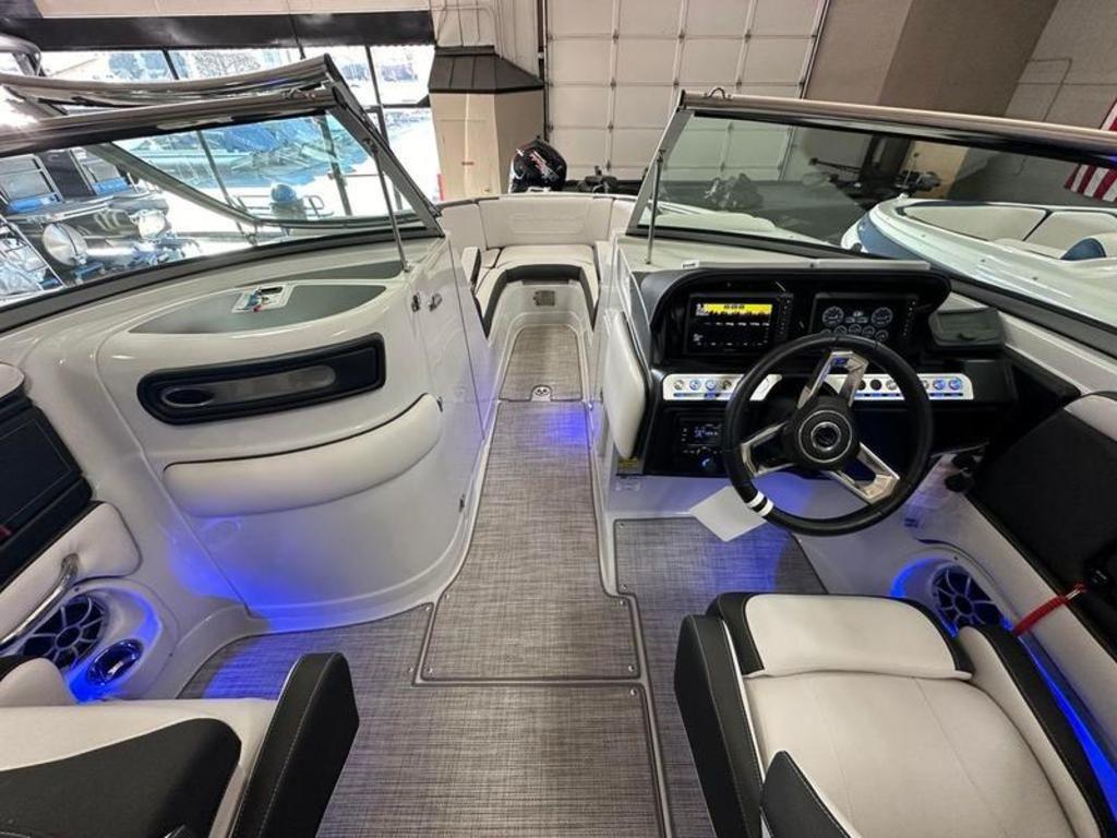 Slide: The Image of Crownline 250 XSS 2024 - 6