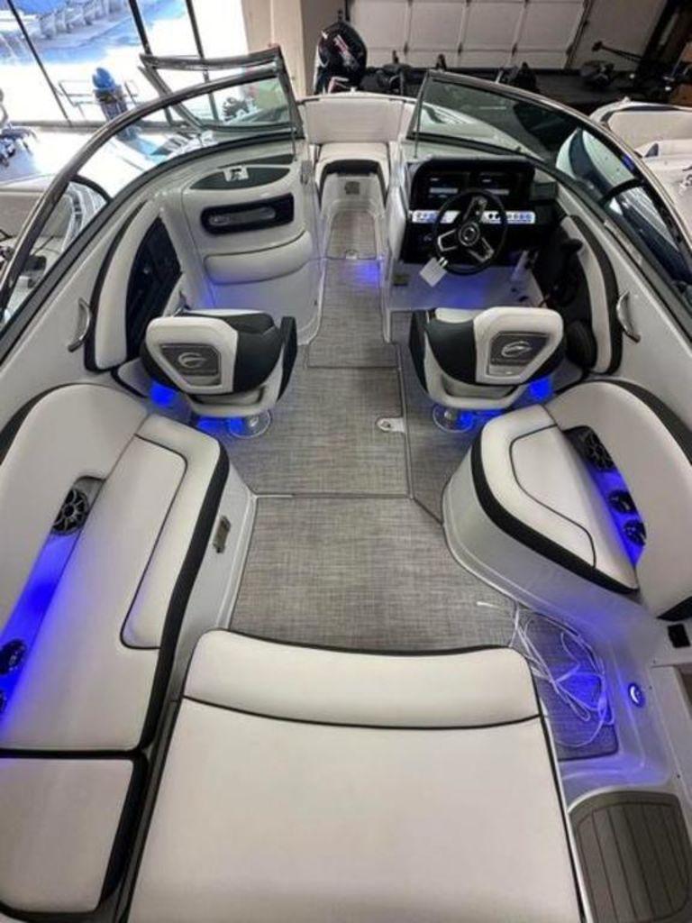 Slide: The Image of Crownline 250 XSS 2024 - 7