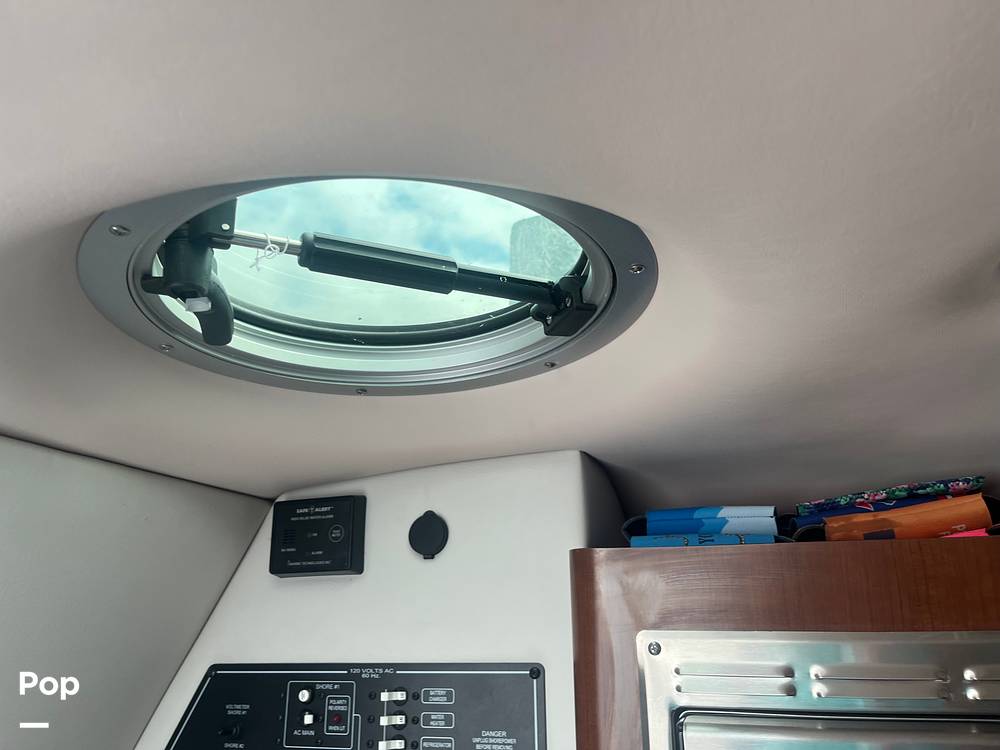 Slide: The Image of Crownline 264 CR 2021 - 15565306