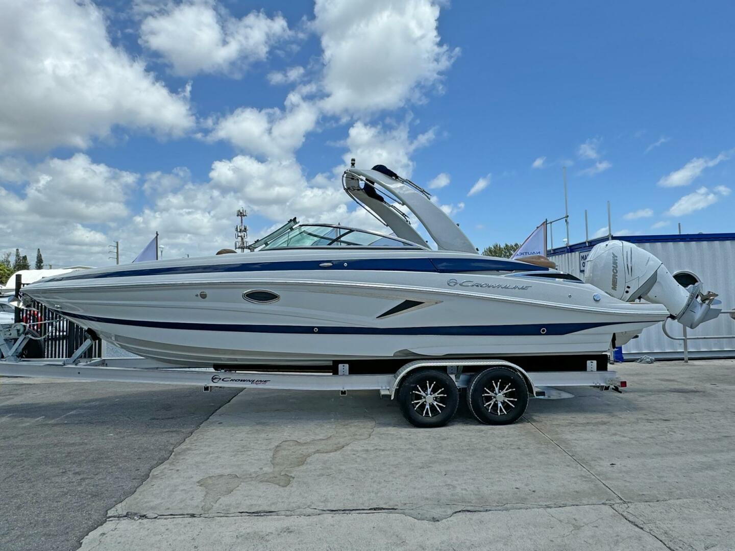 Slide: The Image of Crownline 290 XSS 2024 - 5384076