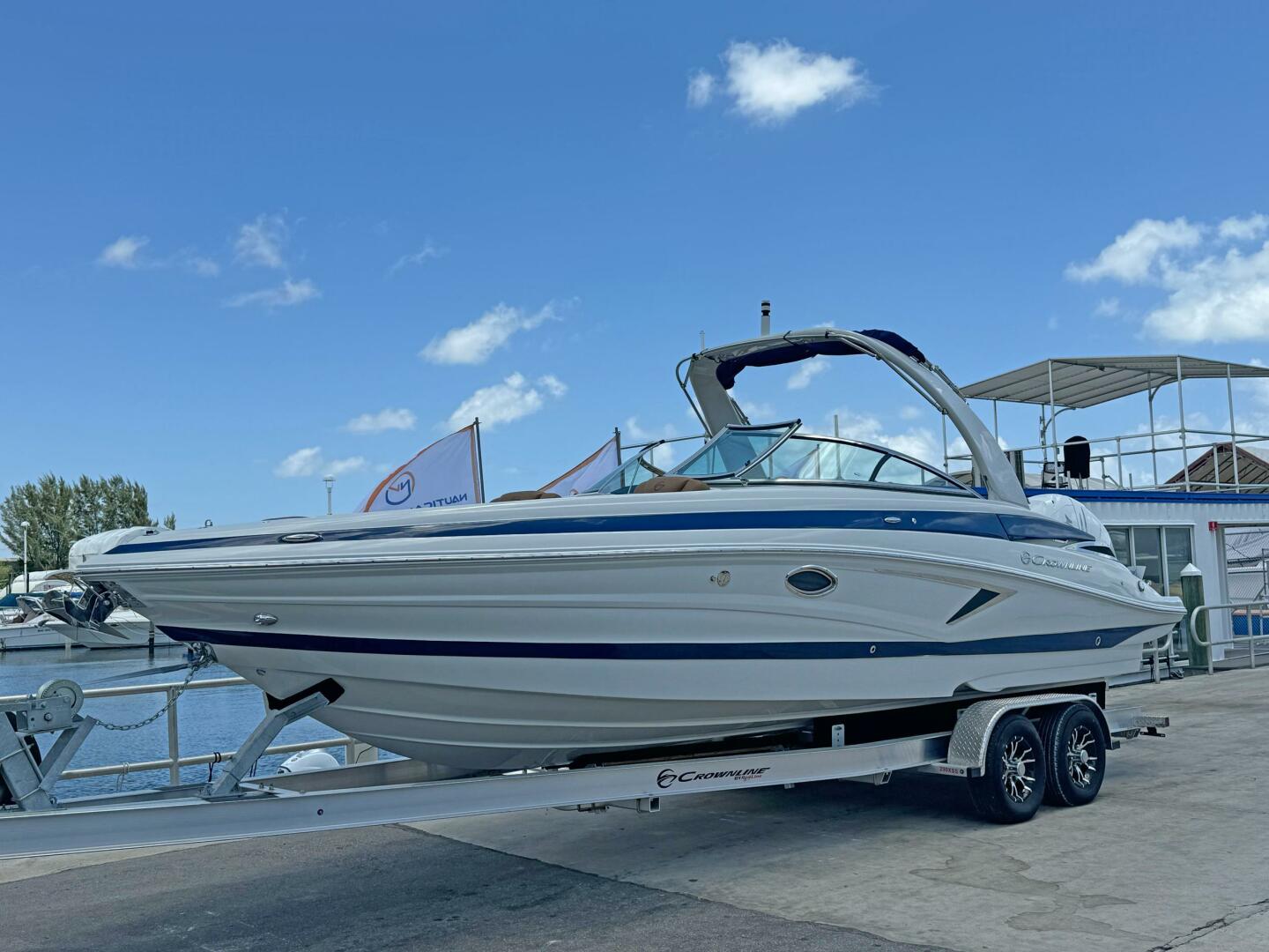 Slide: The Image of Crownline 290 XSS 2024 - 5384077
