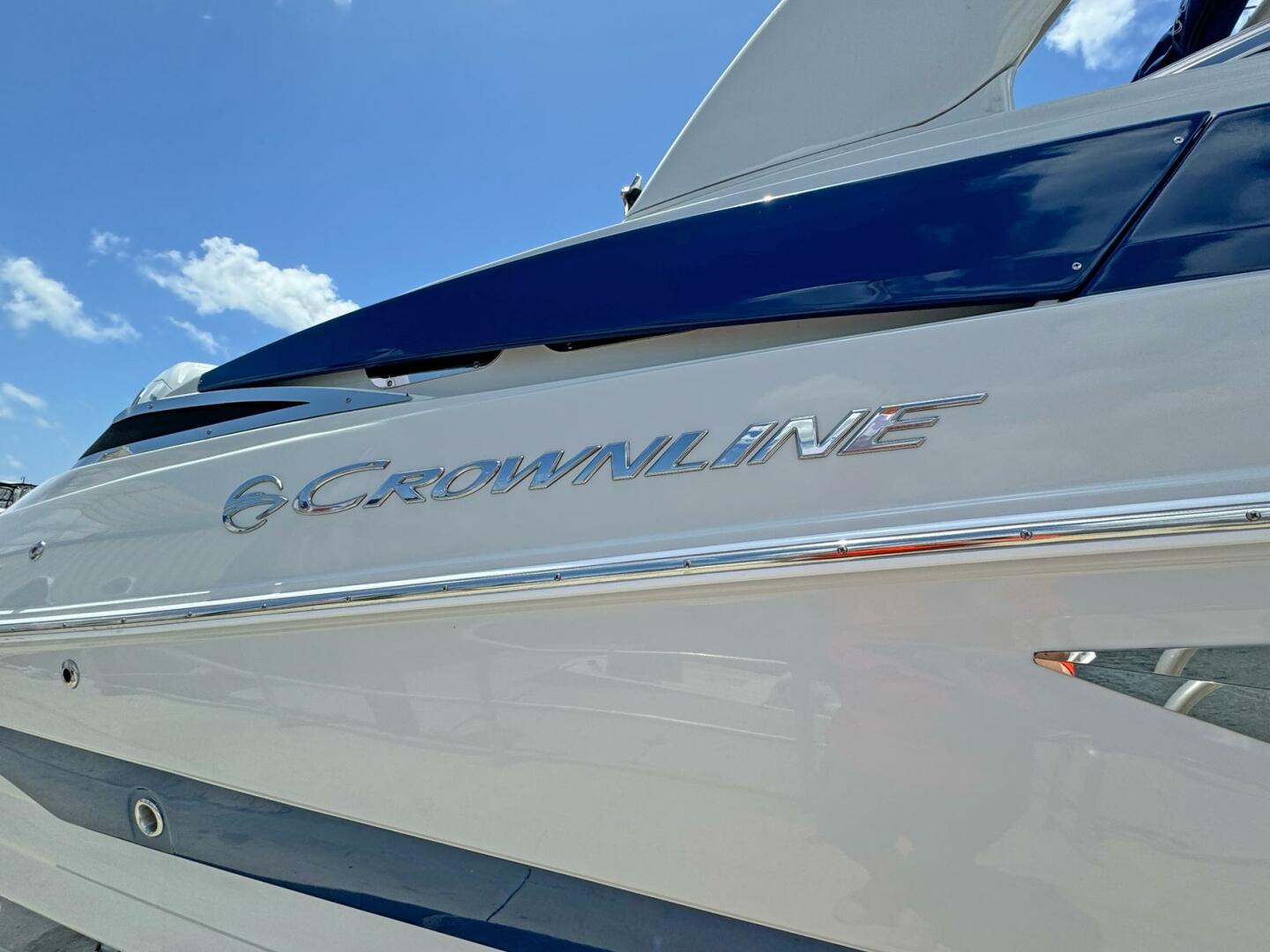 Slide: The Image of Crownline 290 XSS 2024 - 5384093