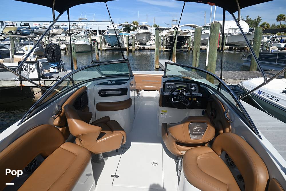 Slide: The Image of Crownline E235 XS 2023 - 15378655