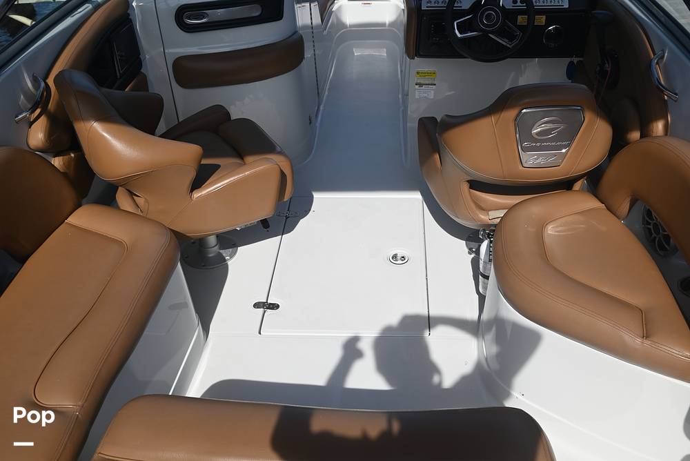Slide: The Image of Crownline E235 XS 2023 - 15378656