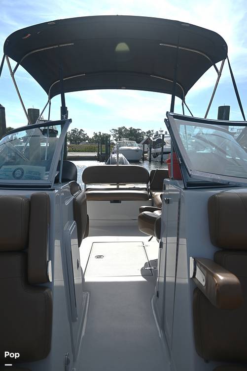 Slide: The Image of Crownline E235 XS 2023 - 15378664
