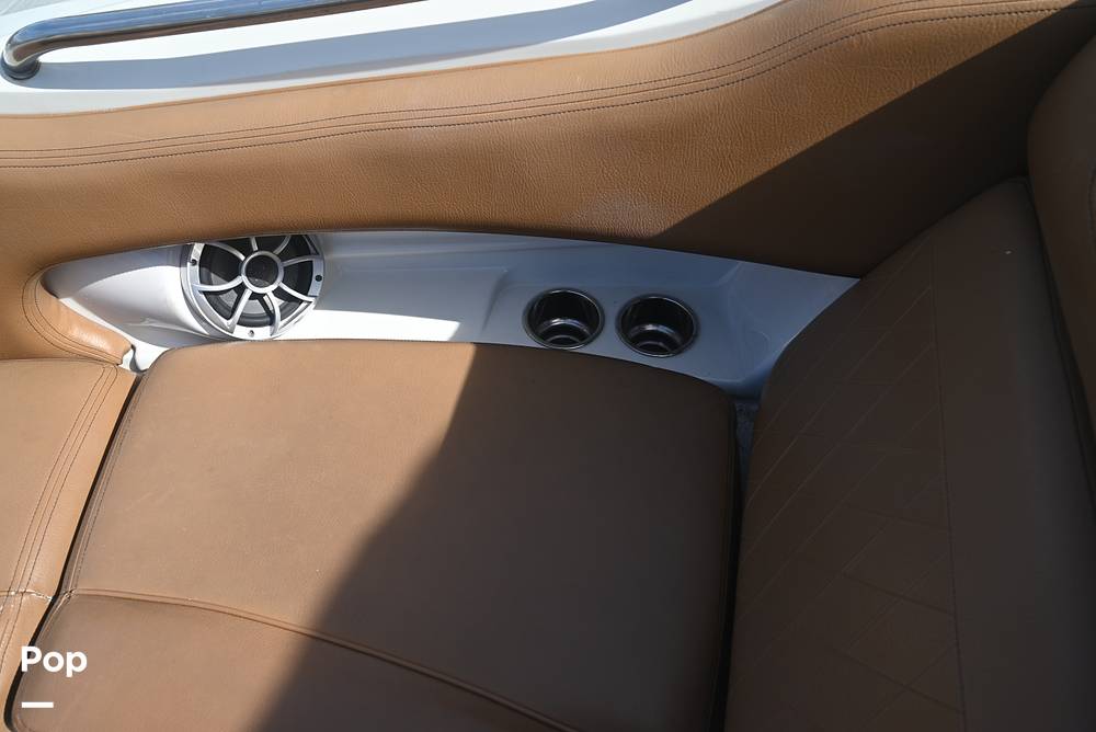 Slide: The Image of Crownline E235 XS 2023 - 15378665