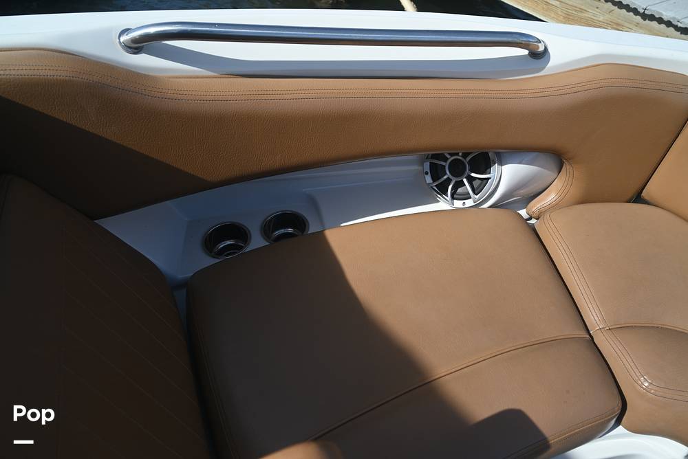 Slide: The Image of Crownline E235 XS 2023 - 15378666