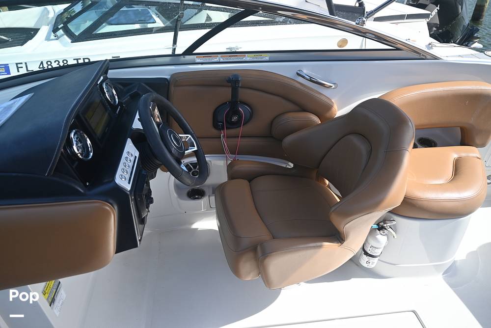 Slide: The Image of Crownline E235 XS 2023 - 15378672