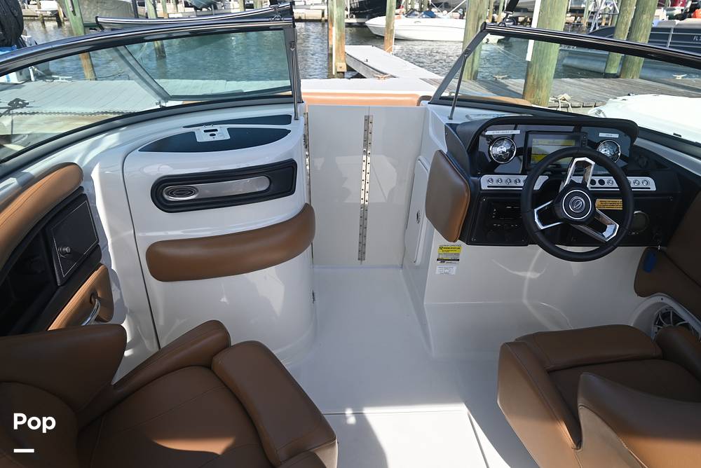 Slide: The Image of Crownline E235 XS 2023 - 15378675