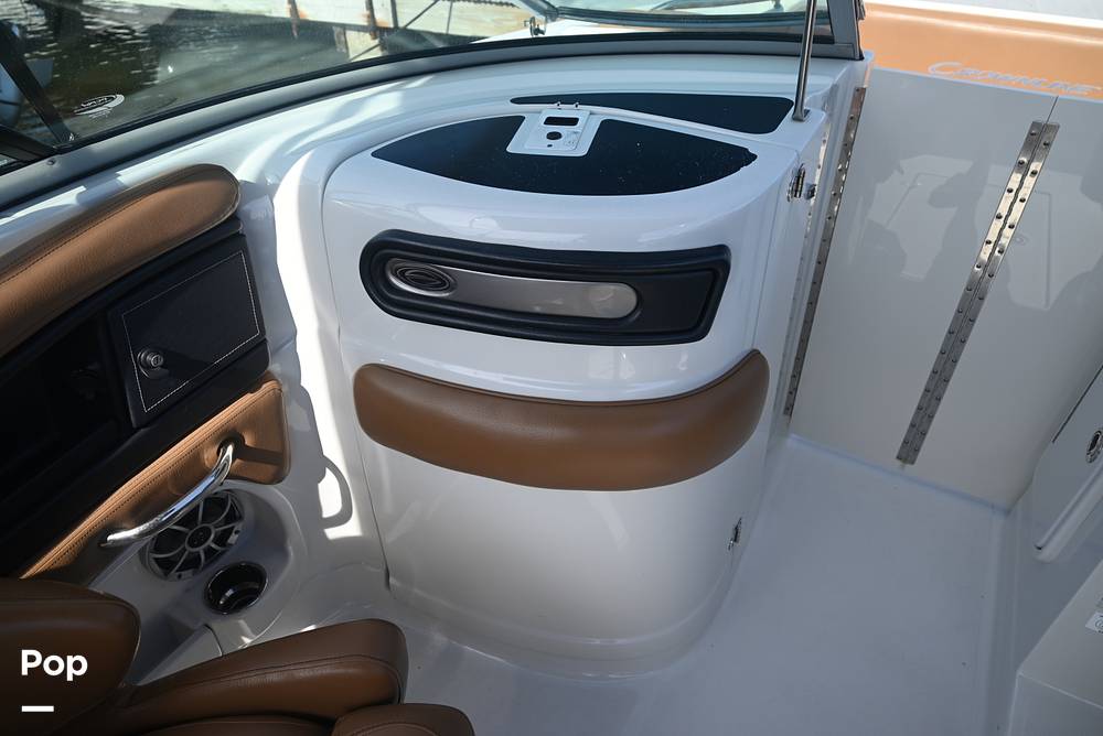 Slide: The Image of Crownline E235 XS 2023 - 15378676