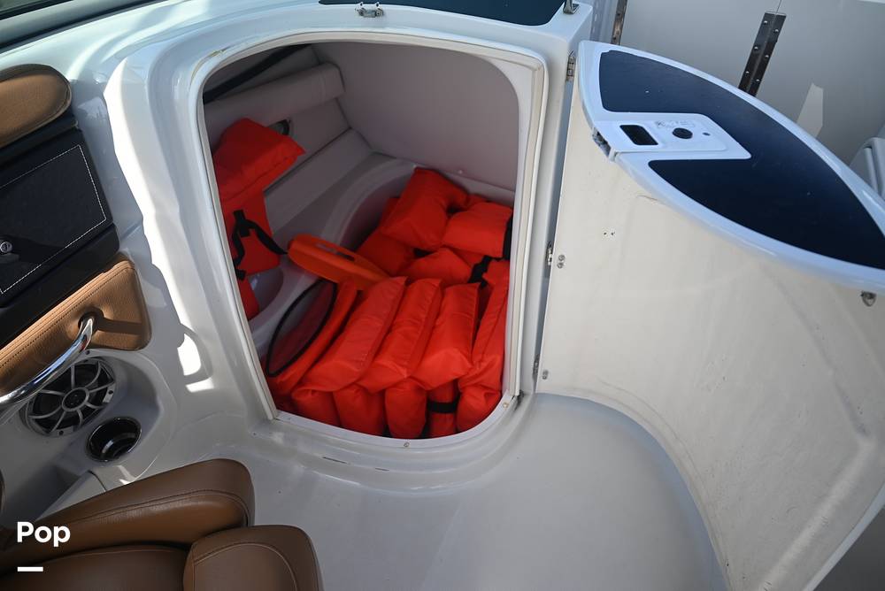 Slide: The Image of Crownline E235 XS 2023 - 15378677