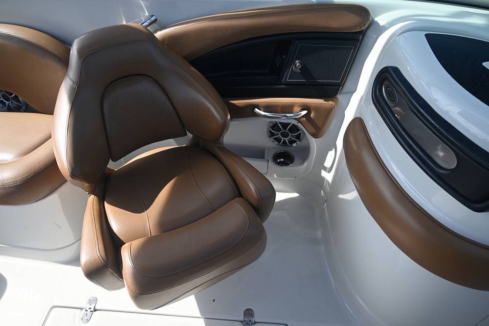 Slide: The Image of Crownline E235 XS 2023 - 15378679