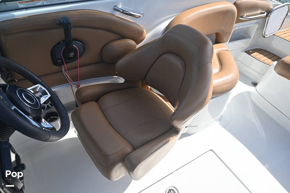 Slide: The Image of Crownline E235 XS 2023 - 15378681