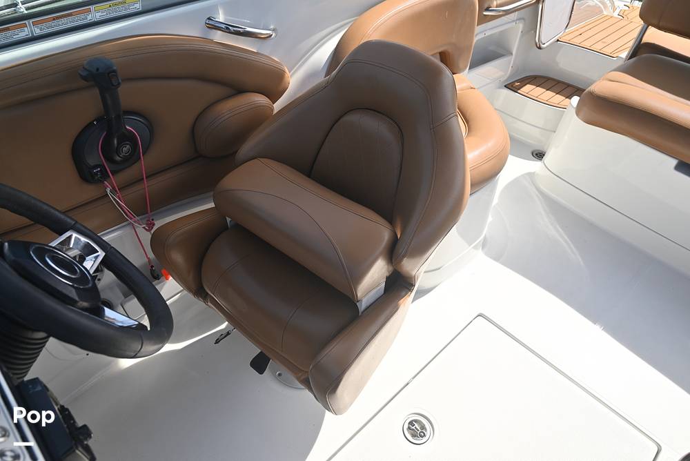 Slide: The Image of Crownline E235 XS 2023 - 15378682