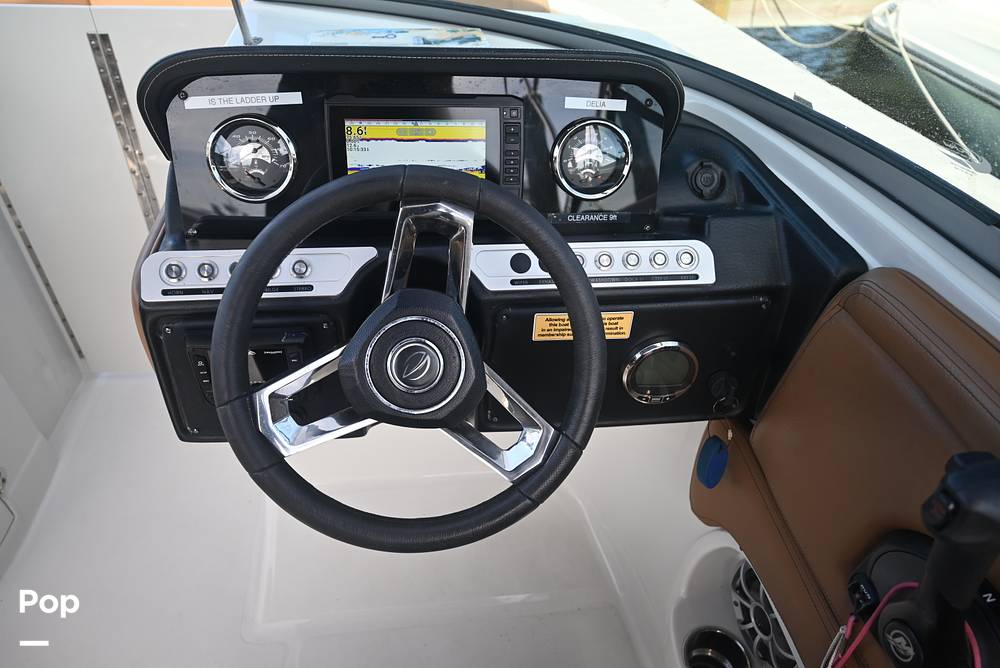 Slide: The Image of Crownline E235 XS 2023 - 15378683