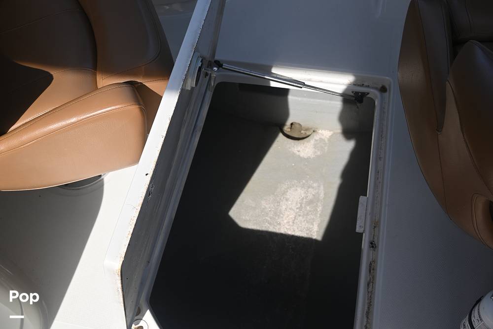 Slide: The Image of Crownline E235 XS 2023 - 15378687