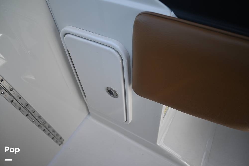 Slide: The Image of Crownline E235 XS 2023 - 15378688