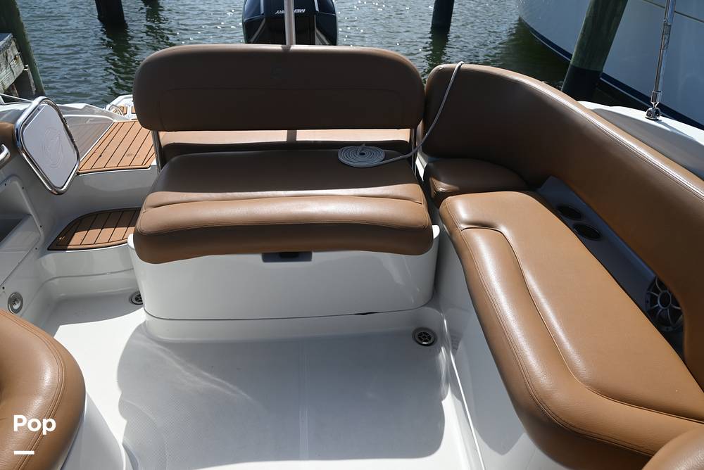 Slide: The Image of Crownline E235 XS 2023 - 15378691