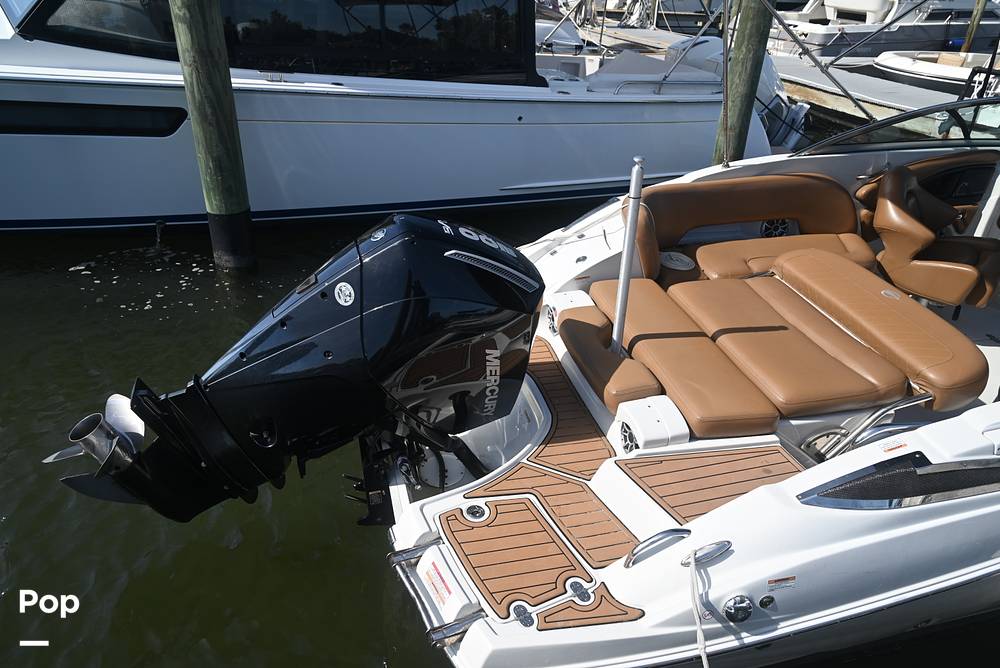 Slide: The Image of Crownline E235 XS 2023 - 15378694