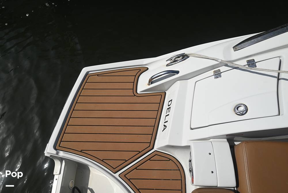 Slide: The Image of Crownline E235 XS 2023 - 15378695