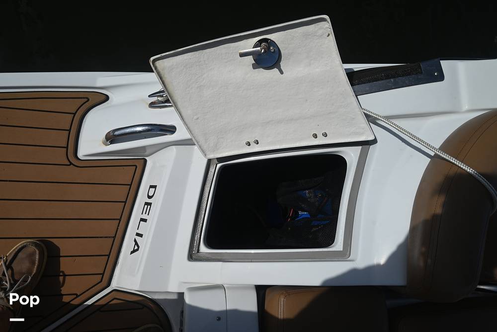 Slide: The Image of Crownline E235 XS 2023 - 15378696