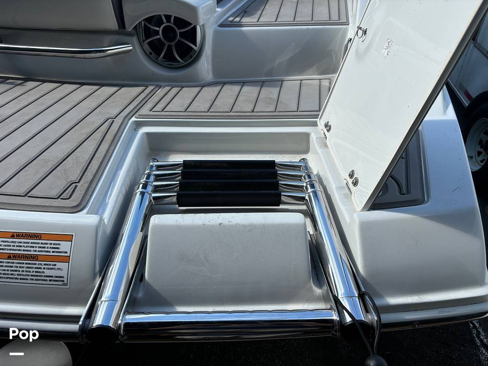 Slide: The Image of Crownline E255 2022 - 14789384