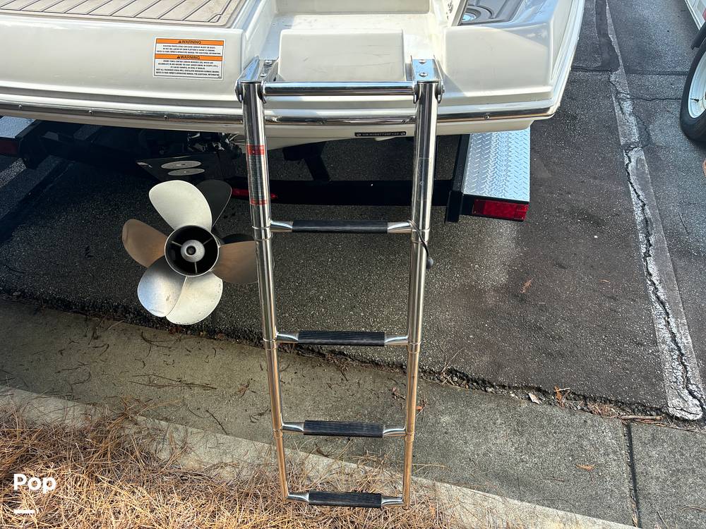 Slide: The Image of Crownline E255 2022 - 14789385