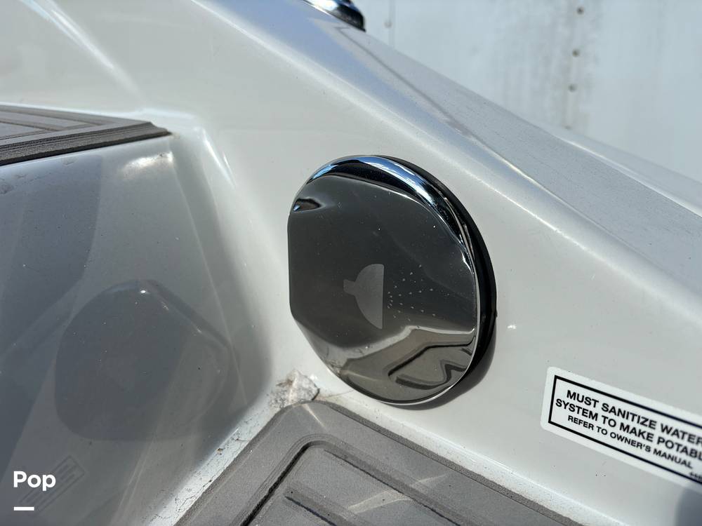 Slide: The Image of Crownline E255 2022 - 14789389