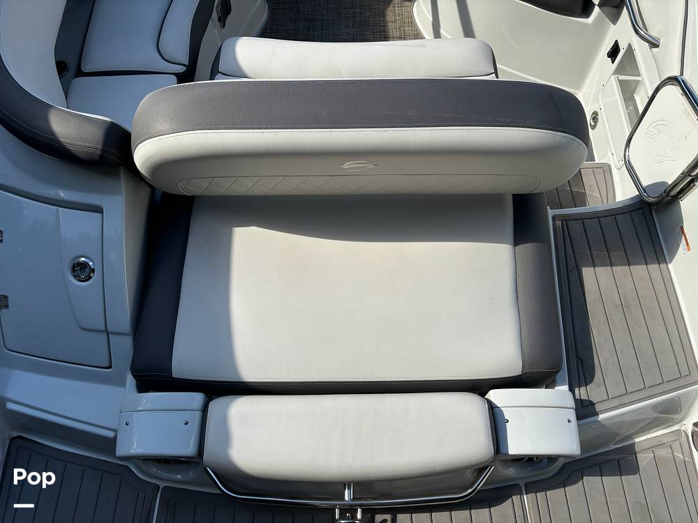 Slide: The Image of Crownline E255 2022 - 14789391