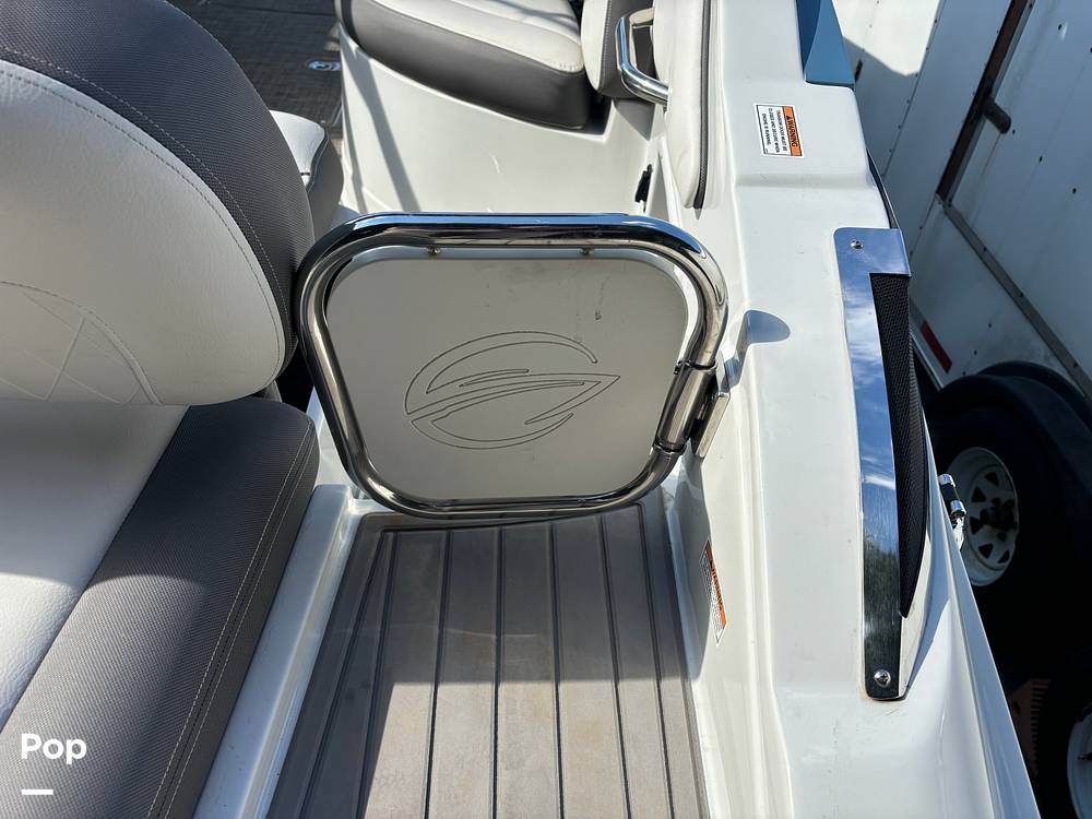Slide: The Image of Crownline E255 2022 - 14789393