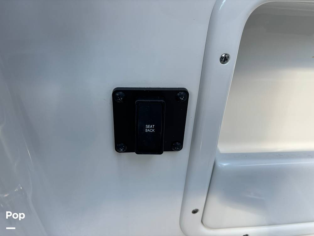 Slide: The Image of Crownline E255 2022 - 14789395