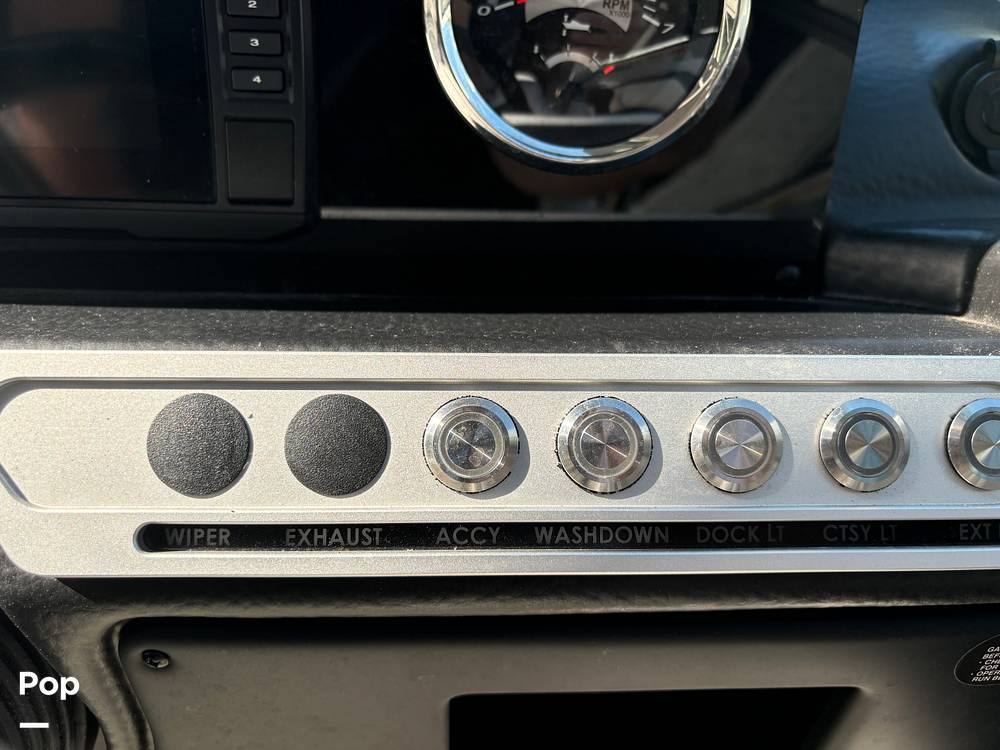 Slide: The Image of Crownline E255 2022 - 14789425