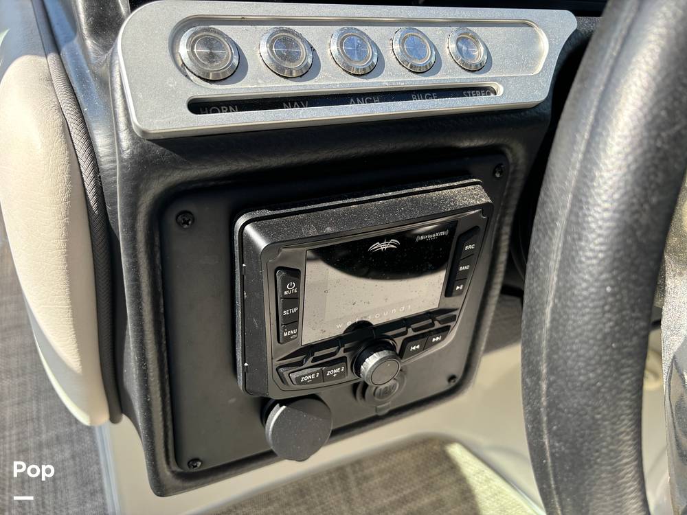 Slide: The Image of Crownline E255 2022 - 14789426