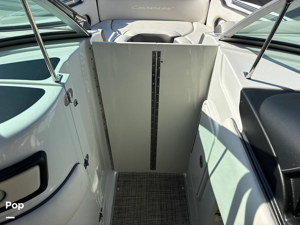 Slide: The Image of Crownline E255 2022 - 14789435