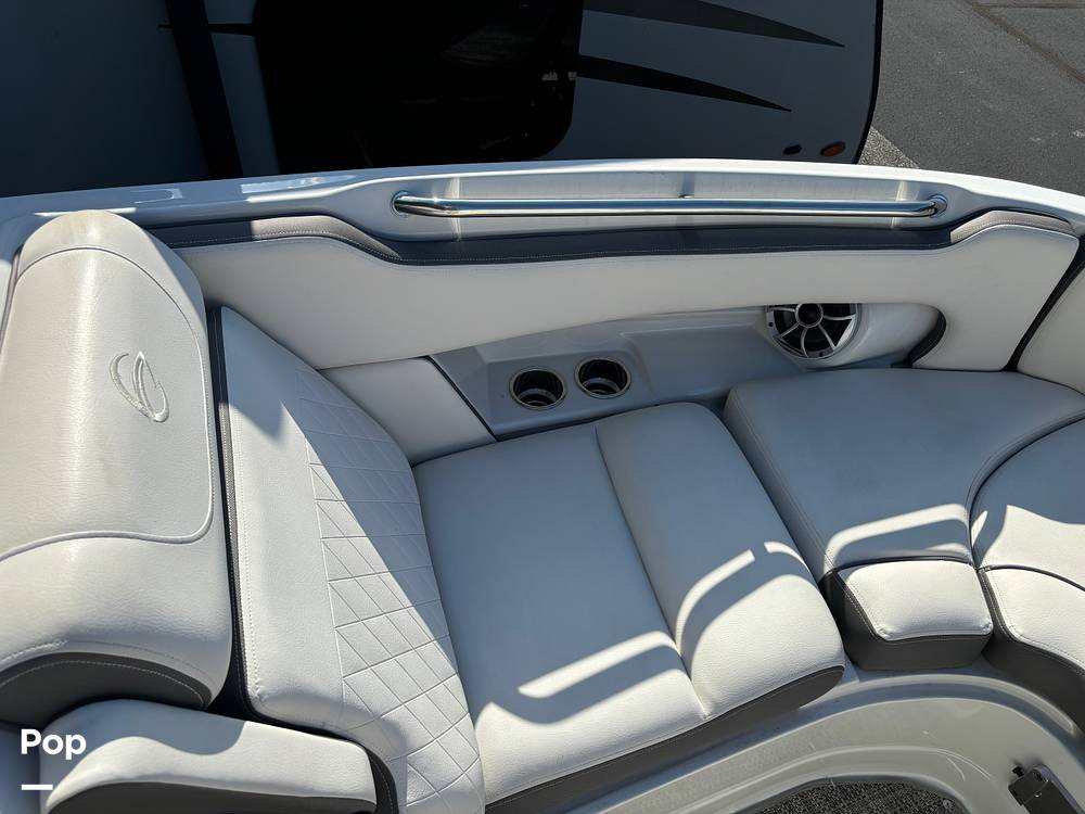 Slide: The Image of Crownline E255 2022 - 14789438