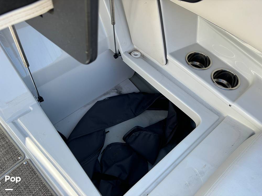 Slide: The Image of Crownline E255 2022 - 14789439