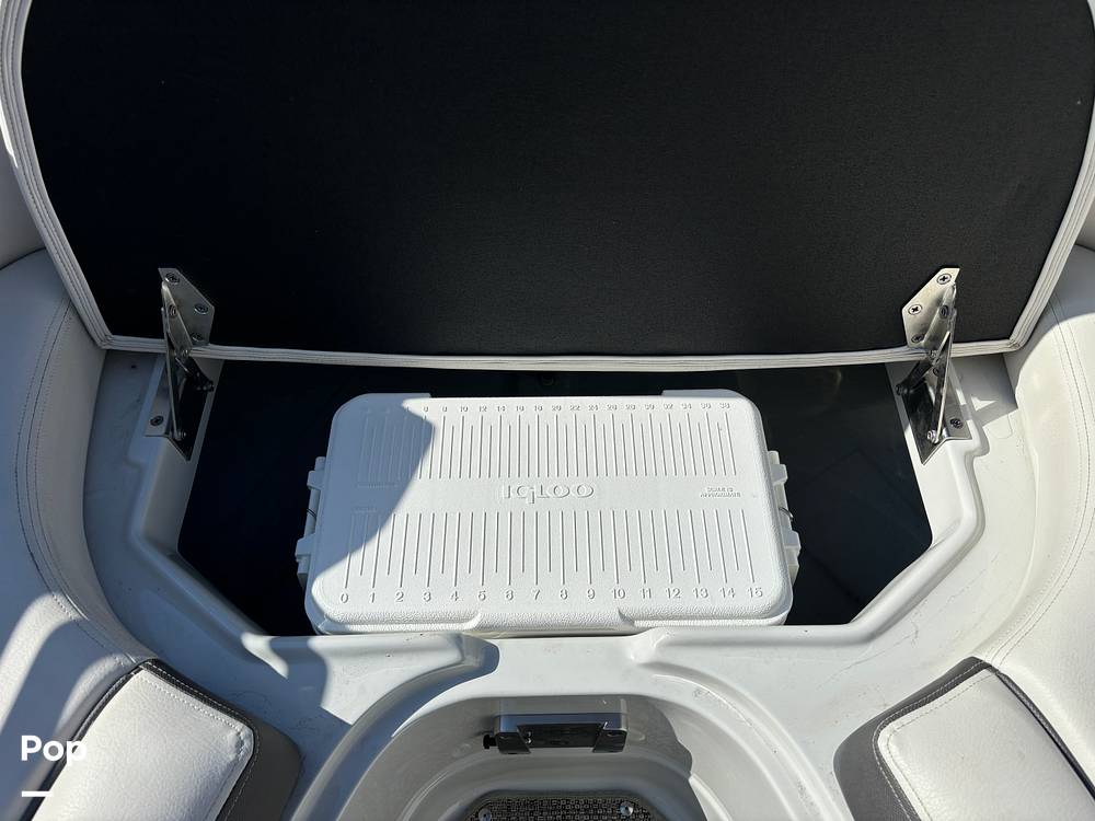 Slide: The Image of Crownline E255 2022 - 14789442