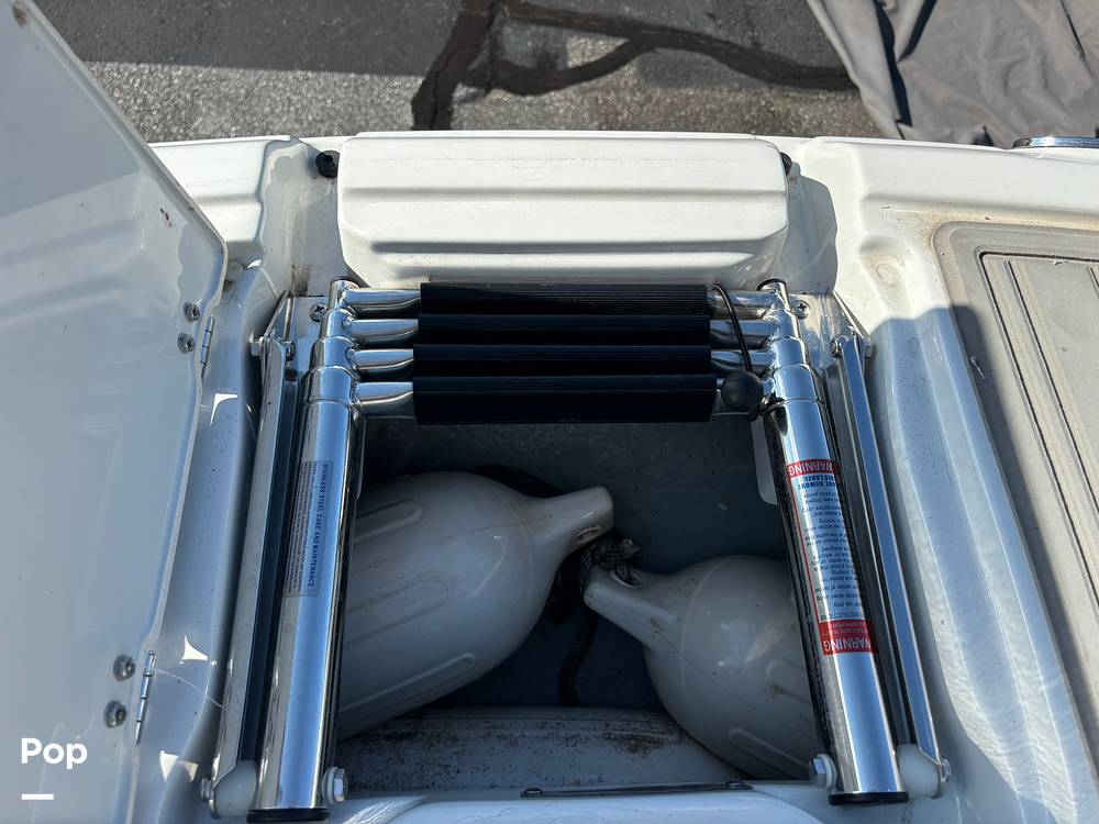 Slide: The Image of Crownline E255 2022 - 14789444