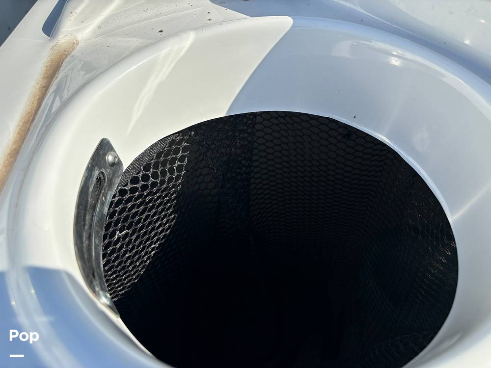 Slide: The Image of Crownline E255 2022 - 14789447