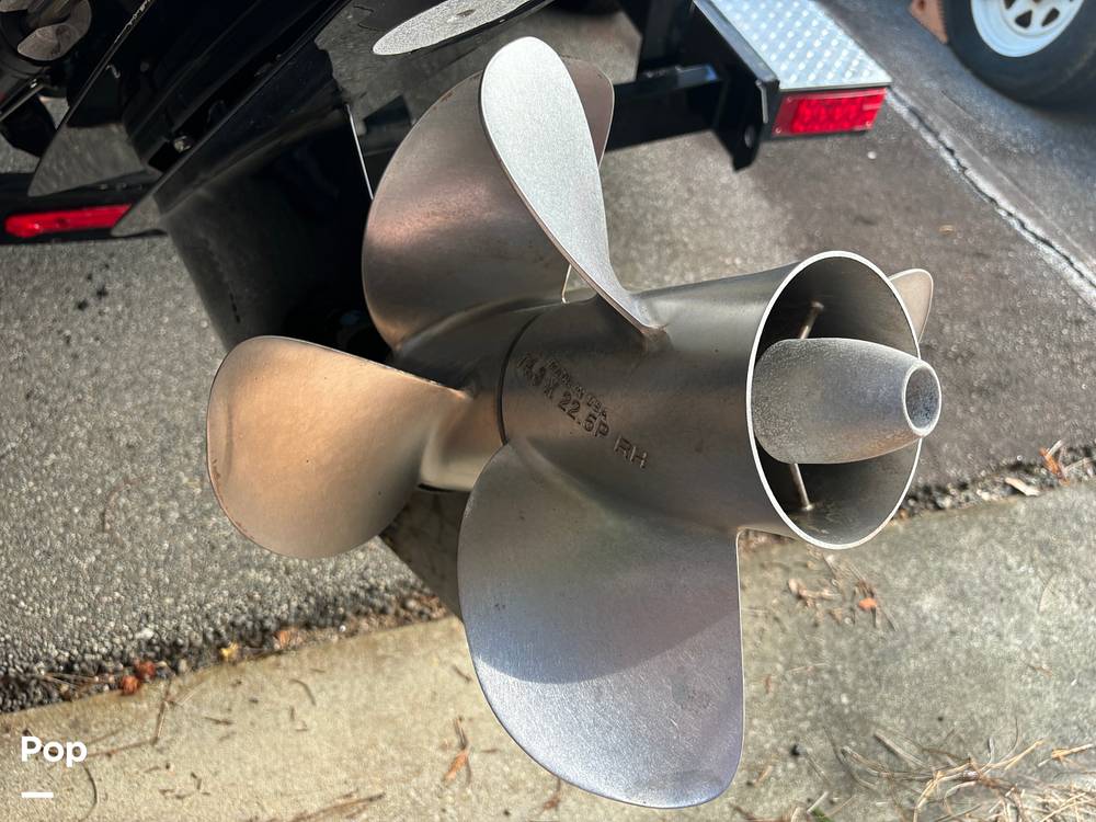 Slide: The Image of Crownline E255 2022 - 14789460